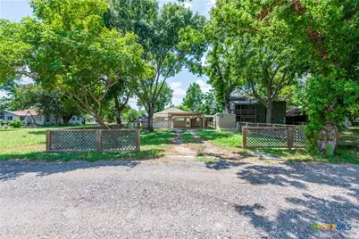 705 S Laurel Avenue, Luling, TX 78648 - Photo 30