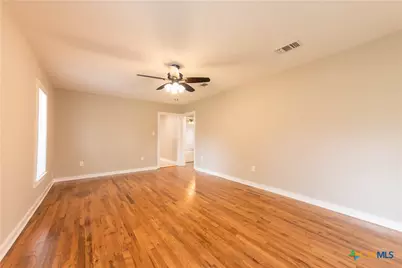 705 S Laurel Avenue, Luling, TX 78648 - Photo 6