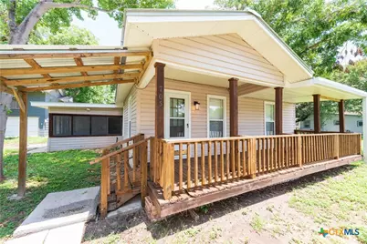 705 S Laurel Avenue, Luling, TX 78648 - Photo 1