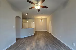 526 Creekside Frst, New Braunfels, TX 78130 - Photo 6