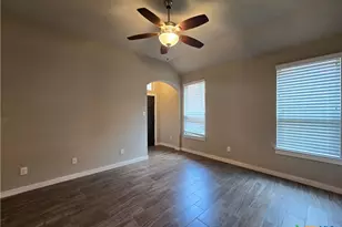 526 Creekside Frst, New Braunfels, TX 78130 - Photo 4