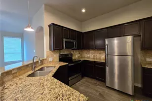 526 Creekside Frst, New Braunfels, TX 78130 - Photo 10