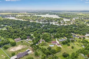 1024 Terminal Loop Rd, Mcqueeney, TX 78123 - Photo 4