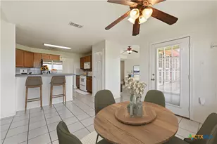 145 Castlewood Dr, Seguin, TX 78155 - Photo 10