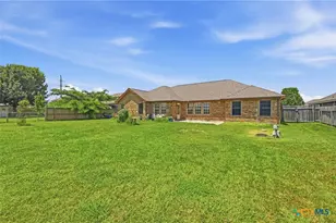 145 Castlewood Dr, Seguin, TX 78155 - Photo 26
