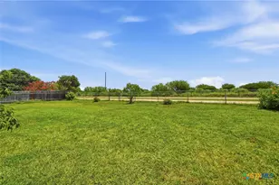 145 Castlewood Dr, Seguin, TX 78155 - Photo 28
