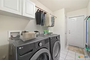 145 Castlewood Dr, Seguin, TX 78155 - Photo 20