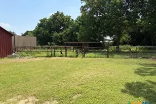 880 County Road 311 Rd, Jarrell, TX 76537 - Photo 16