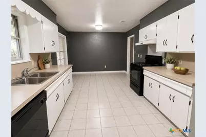 511 Milam Street, Luling, TX 78648 - Photo 2