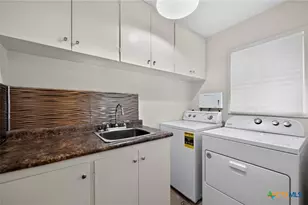 2210 N East St, Belton, TX 76513 - Photo 14