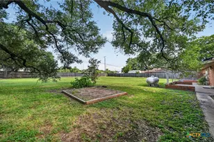 2210 N East St, Belton, TX 76513 - Photo 32