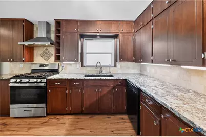 2210 N East Street, Belton, TX 76513 - Photo 10