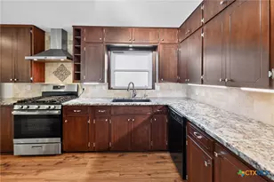 2210 N East St, Belton, TX 76513 - Photo 10