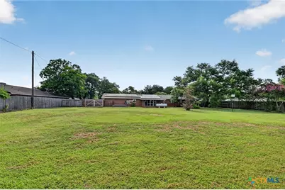 2210 N East Street, Belton, TX 76513 - Photo 30
