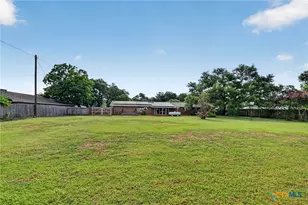 2210 N East St, Belton, TX 76513 - Photo 30
