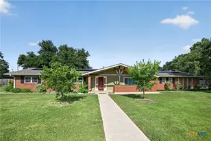 2210 N East St, Belton, TX 76513 - Photo 1