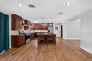 2210 N East St, Belton, TX 76513 - Photo 8