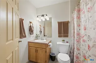 529 Guerra Ln, Gonzales, TX 78629 - Photo 10