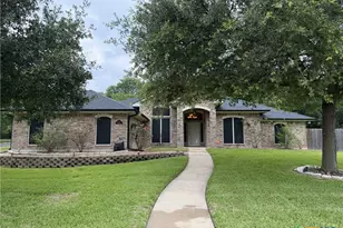 621 S Roy Reynolds Dr, Harker Heights, TX 76548 - Photo 1