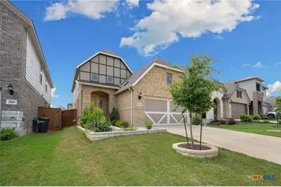 2013 Flametree Avenue, New Braunfels, TX 78132 - Photo 2