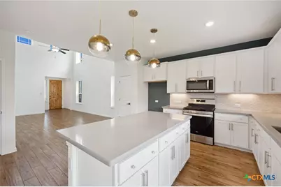 2013 Flametree Avenue, New Braunfels, TX 78132 - Photo 8
