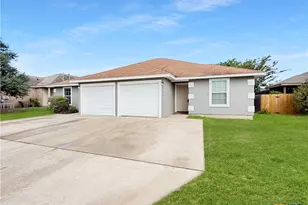 239 Rosalie Dr, New Braunfels, TX 78130 - Photo 2