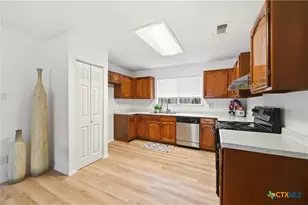 7702 Pipers Swan St, San Antonio, TX 78251 - Photo 10