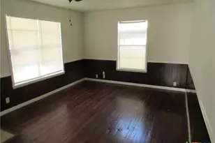 1325 S 17th St, Temple, TX 76504 - Photo 4