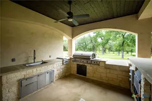 2573 Beaver Ln, New Braunfels, TX 78132 - Photo 8
