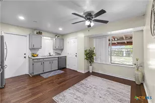 3303 Flamingo Dr, Victoria, TX 77901 - Photo 6