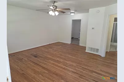 1909 S 15th Street, Temple, TX 76504 - Photo 2