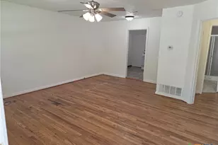 1909 S 15th St, Temple, TX 76504 - Photo 2