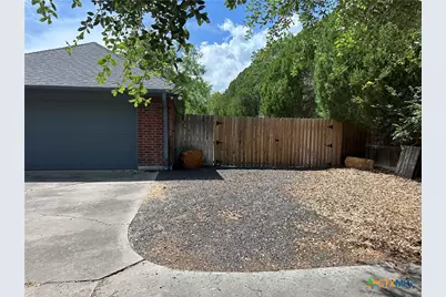 308 Kingwood Forest, Victoria, TX 77904 - Photo 4