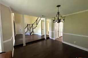 308 Kingwood Forest, Victoria, TX 77904 - Photo 10