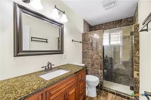 105 Tropical Dr, Victoria, TX 77904 - Photo 18