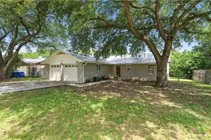 938 Lazy Trail, New Braunfels, TX 78130 - Photo 2