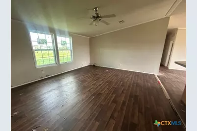 268 W Oaks, Victoria, TX 77905 - Photo 8