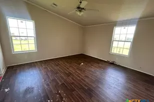 268 W Oaks, Victoria, TX 77905 - Photo 12