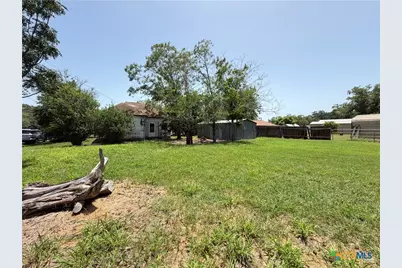 202 Vollentine Street, Yoakum, TX 77995 - Photo 16