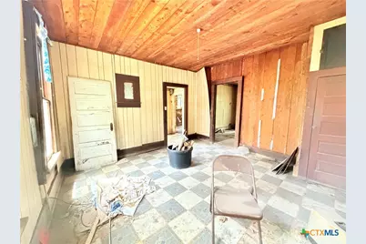 202 Vollentine Street, Yoakum, TX 77995 - Photo 4