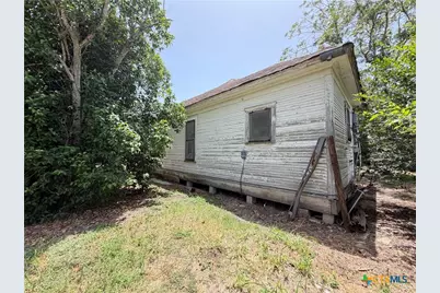 202 Vollentine Street, Yoakum, TX 77995 - Photo 16