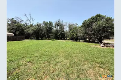 202 Vollentine Street, Yoakum, TX 77995 - Photo 14