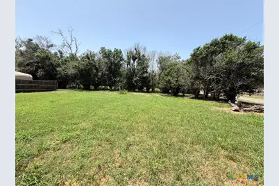 202 Vollentine Street, Yoakum, TX 77995 - Photo 14
