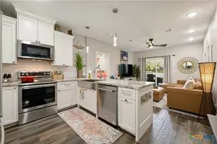 1228 Ervendberg Ave, New Braunfels, TX 78130 - Photo 10