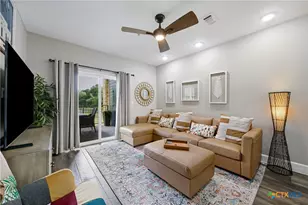 1228 Ervendberg Ave, New Braunfels, TX 78130 - Photo 4