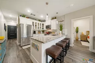 1228 Ervendberg Ave, New Braunfels, TX 78130 - Photo 8