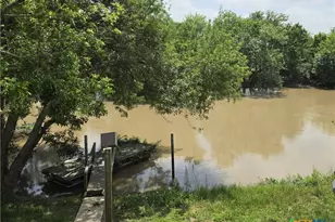 1243 Guadalupe River Rd, Tivoli, TX 77990 - Photo 8