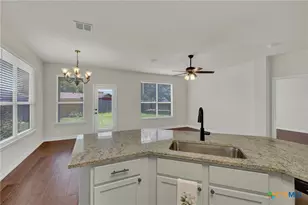 530 Zapata Cir, New Braunfels, TX 78130 - Photo 14