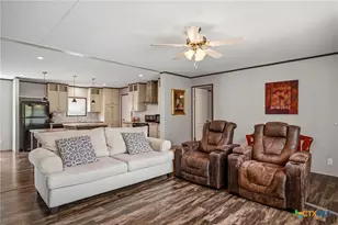 327 Lost Antler Dr, Canyon Lake, TX 78133 - Photo 4
