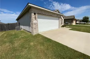 1110 Lakeway Crossing Dr, Temple, TX 76502 - Photo 2